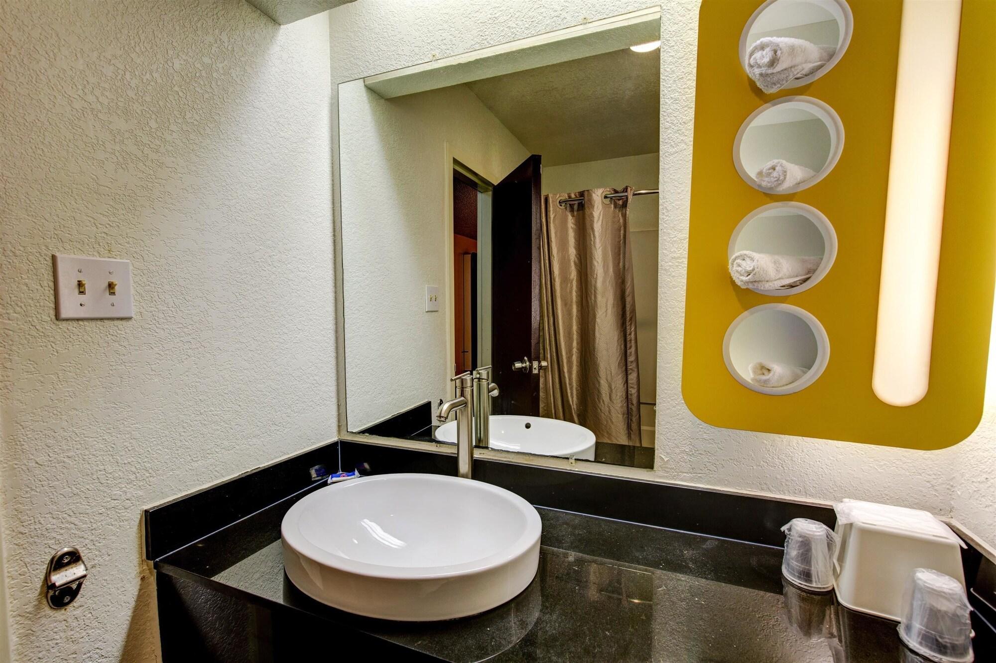 Executive Inn & Suites South Houston Esterno foto